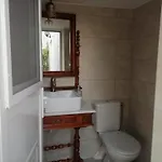 Nyaraló Aloni *