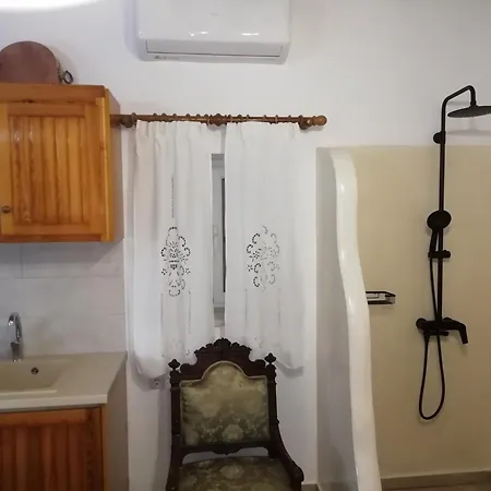 Aloni بيت للعطل *